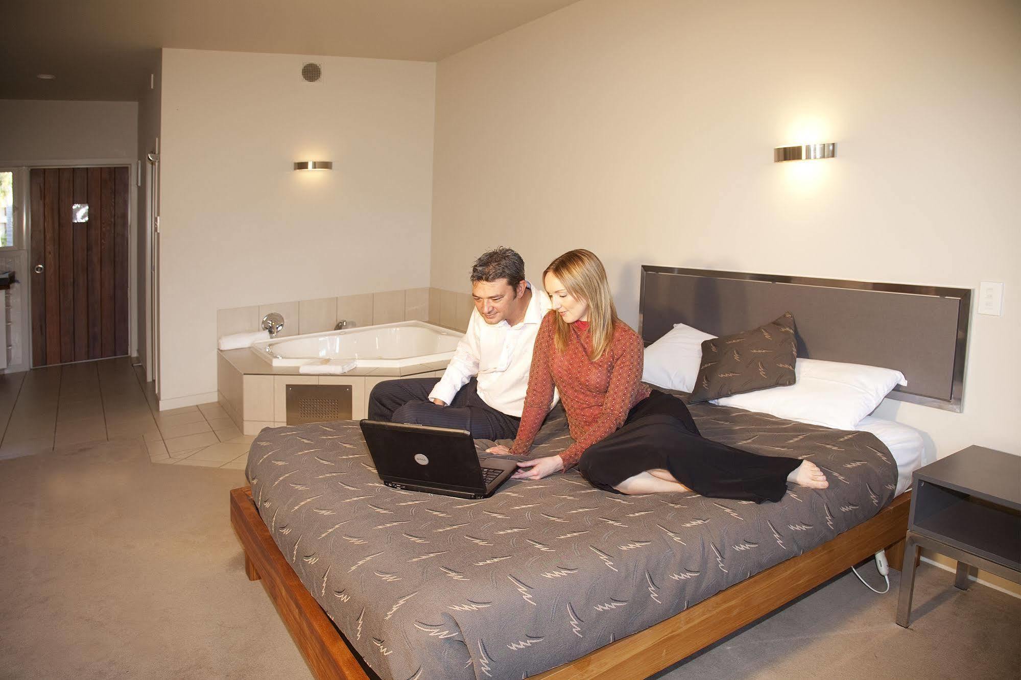 גיסבורן Ocean Beach Motor Lodge מראה חיצוני תמונה